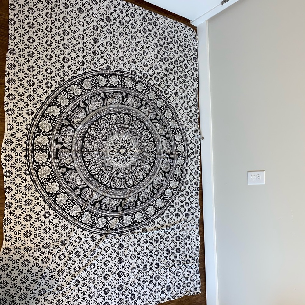 Large cotton b&w wall tapestry ✨super cute✨